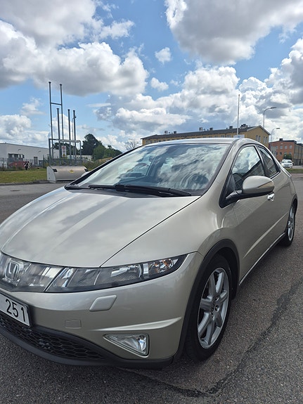 Honda Civic 3 of 5