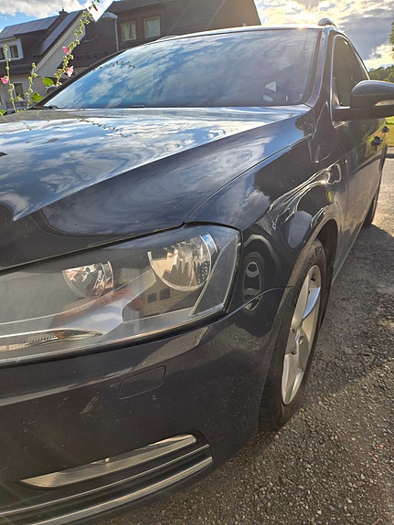 Volkswagen Passat 2 of 7