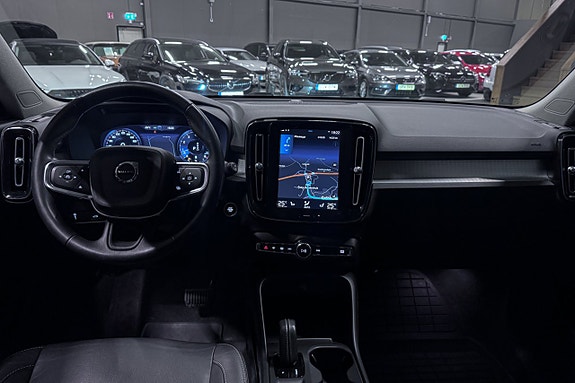 Volvo XC40 13 of 20