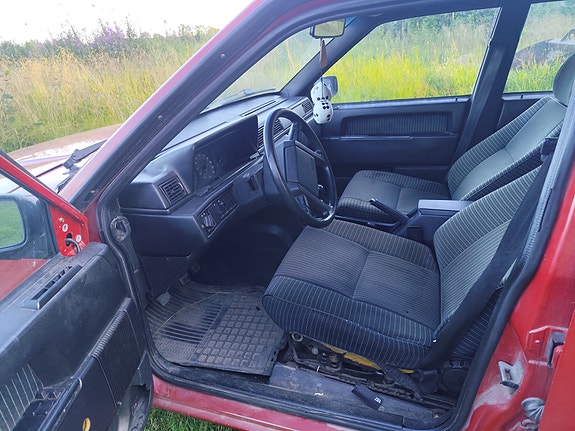 Volvo 740 3 of 4