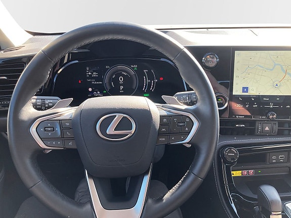 Lexus NX450h+ 9 of 10