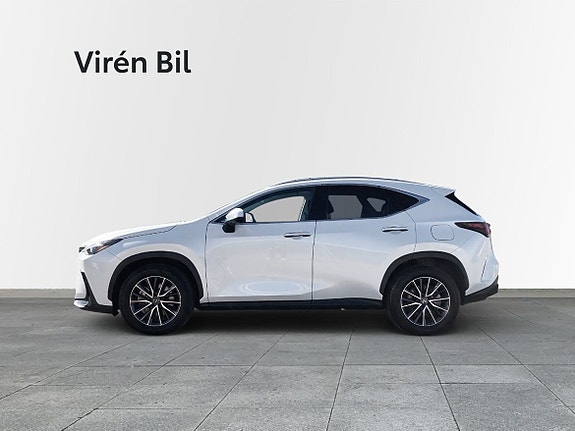 Lexus NX450h+ 3 of 10