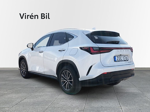 Lexus NX450h+ 2 of 10