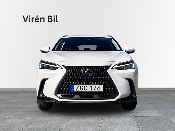 Lexus NX450h+ 4 of 10