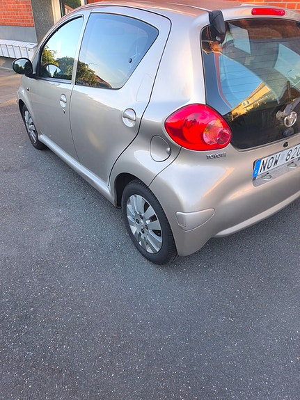 Toyota Aygo 3 of 5
