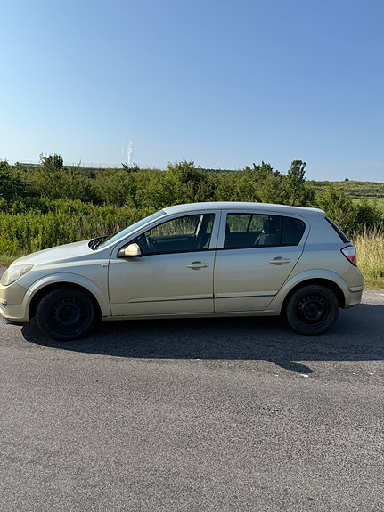 Opel Astra 2 of 4
