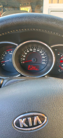 Kia Sorento 12 of 12