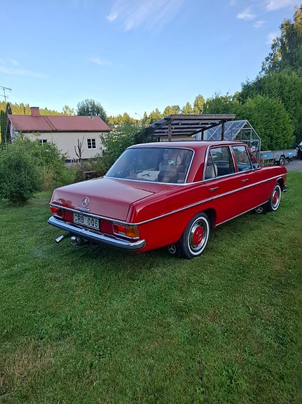 Mercedes-Benz 230 3 of 3