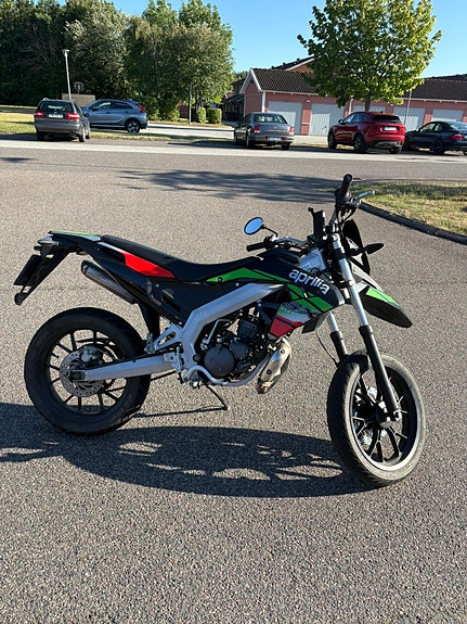 Aprilia SX 50 3 of 4