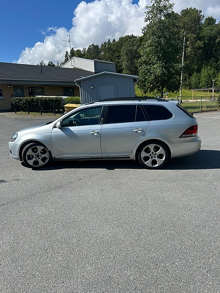 Volkswagen Golf VI 2 of 5