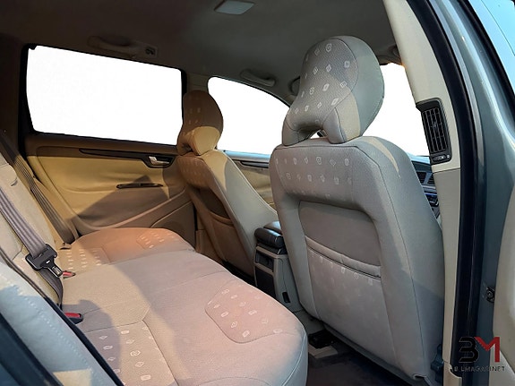 Volvo V70 11 of 16