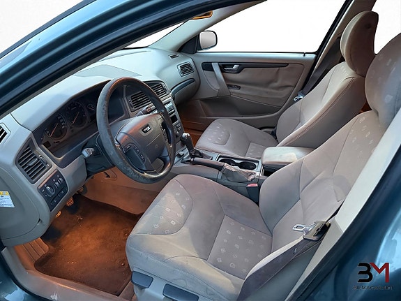 Volvo V70 9 of 16