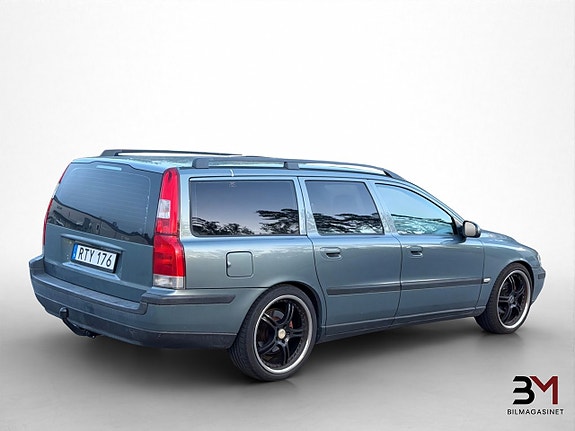 Volvo V70 6 of 16