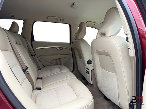Volvo V70 12 of 17
