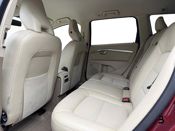 Volvo V70 11 of 17