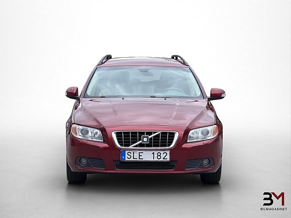 Volvo V70 2 of 17