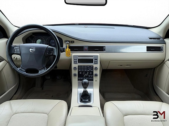 Volvo V70 13 of 17