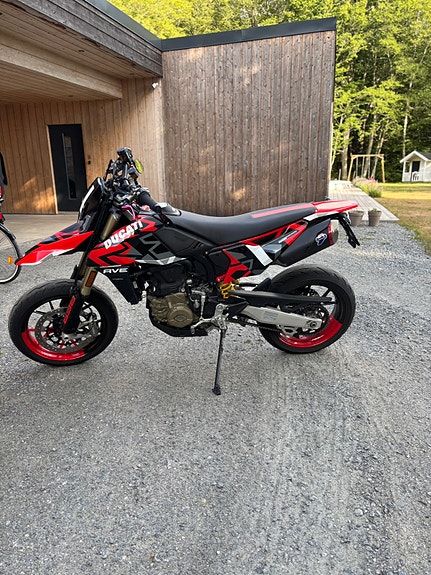 Ducati Hypermotard 698 5 of 5