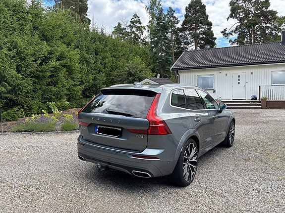 Volvo XC60 2 of 5