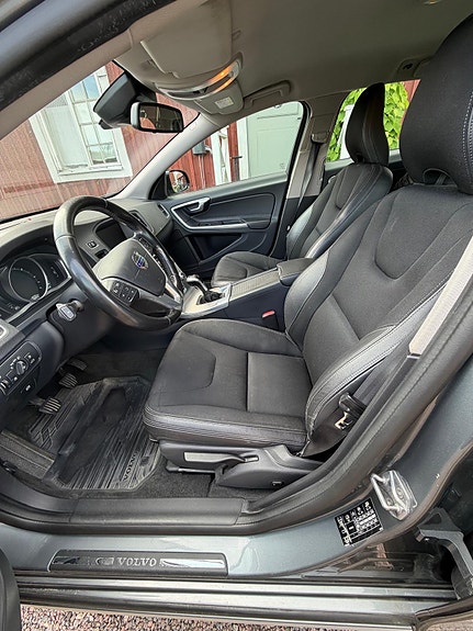 Volvo V60 Cross Country 5 of 5