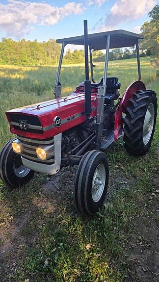 Massey Ferguson 135 2 of 5