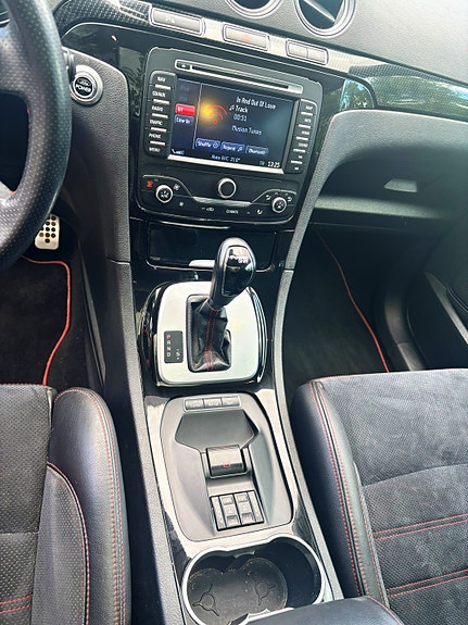 Ford S-MAX 8 of 20