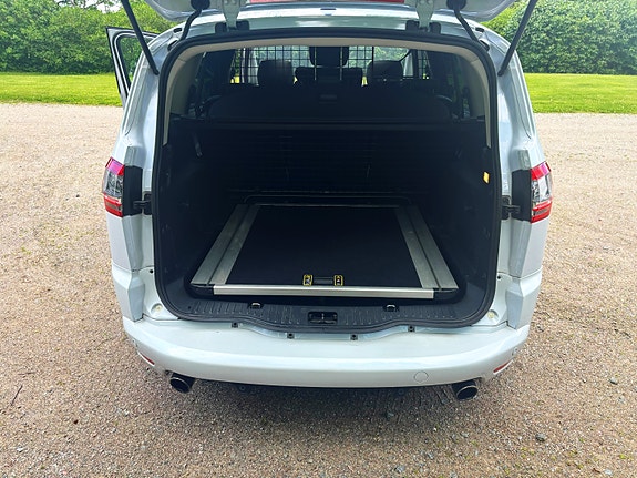 Ford S-MAX 13 of 20