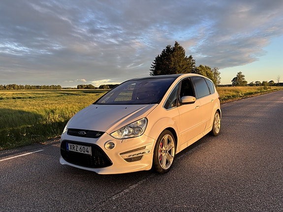 Ford S-MAX 17 of 20