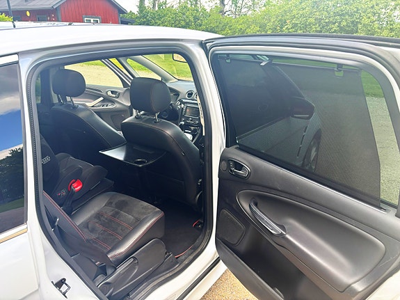 Ford S-MAX 9 of 20
