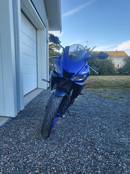 Yamaha YZF-R3 7 of 8