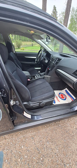 Subaru Outback 3 of 5