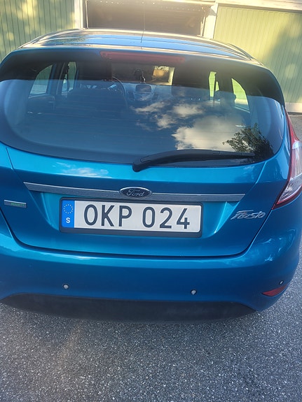 Ford Fiesta 2 of 5