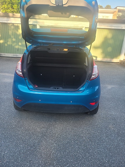 Ford Fiesta 9 of 17
