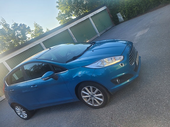 Ford Fiesta 12 of 17