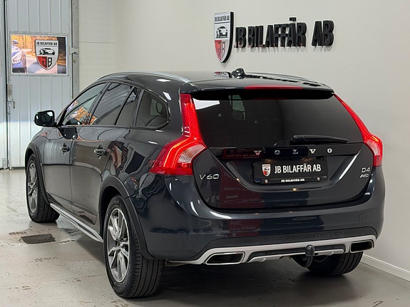 Volvo V60 Cross Country 5 of 5