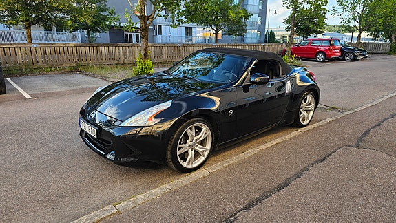 Nissan 370z 2 of 5