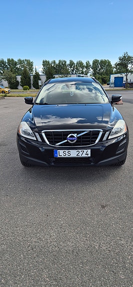 Volvo XC60 3 of 5