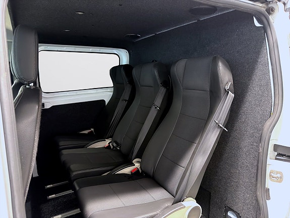 Ford Transit Custom 9 of 16