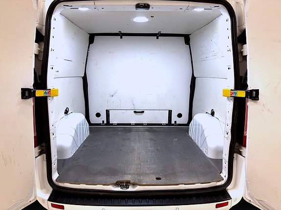 Ford Transit Custom 11 of 16