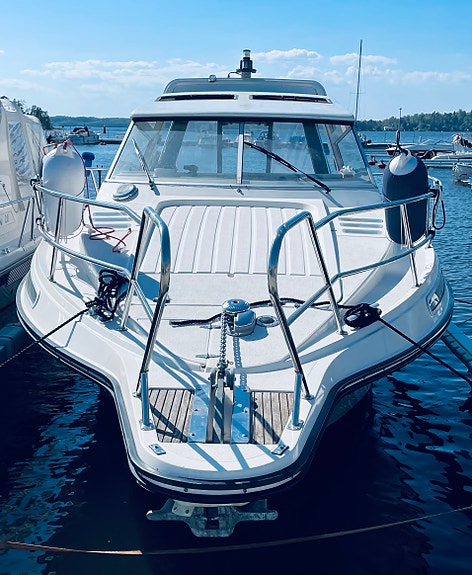 Fjord 900 Dolphin med ”ny” Yanmar 315 HK, 150 timmar 2 of 5
