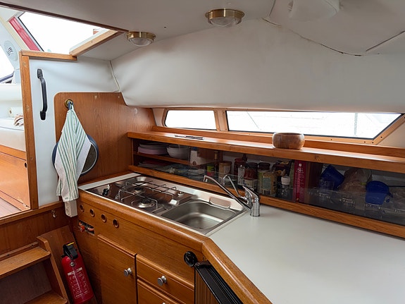 Fjord 900 Dolphin HT med ”ny” Yanmar 315 HK, 150 timmar 10 of 21