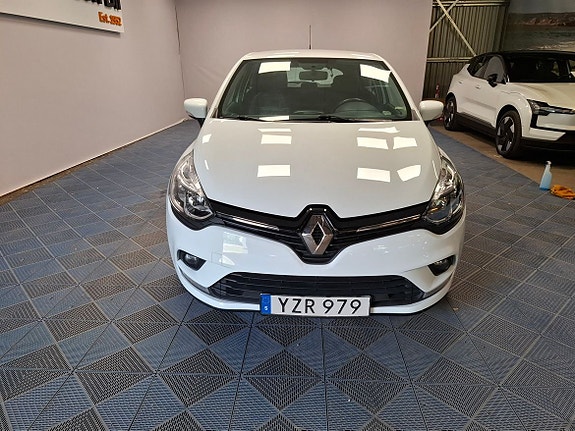 Renault Clio 2 of 5