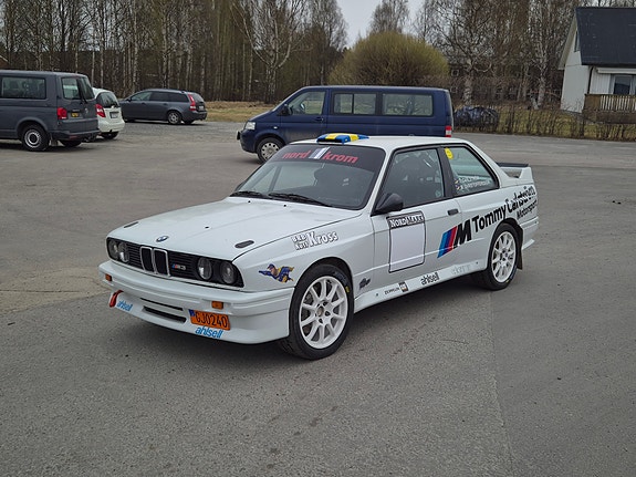 BMW M3 2 of 5