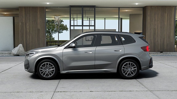 BMW X1 4 of 5