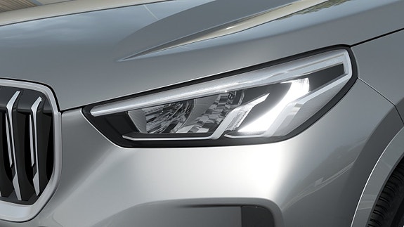 BMW X1 3 of 5