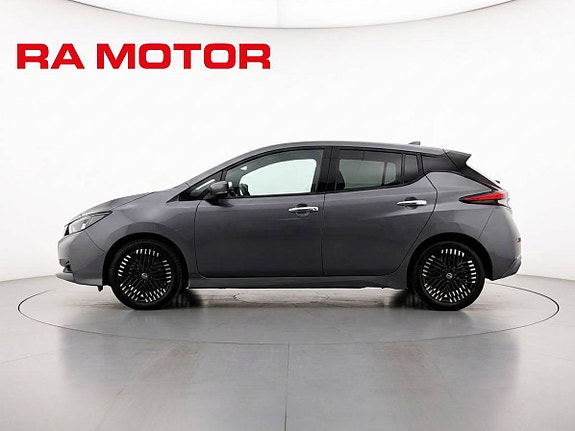 Nissan Leaf 3 of 5
