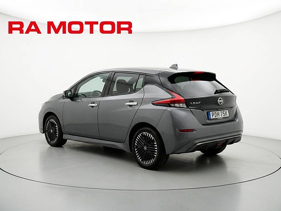 Nissan Leaf 4 of 5