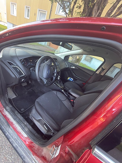 Ford Focus 5 of 8