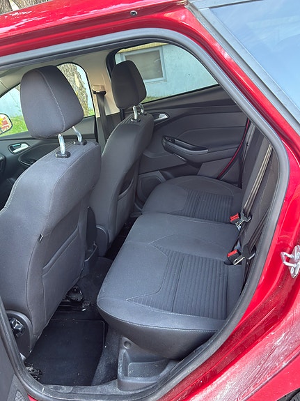 Ford Focus 7 of 8