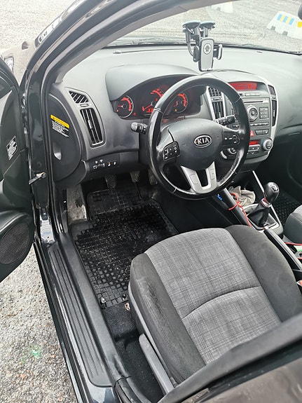 Kia Ceed 10 of 21